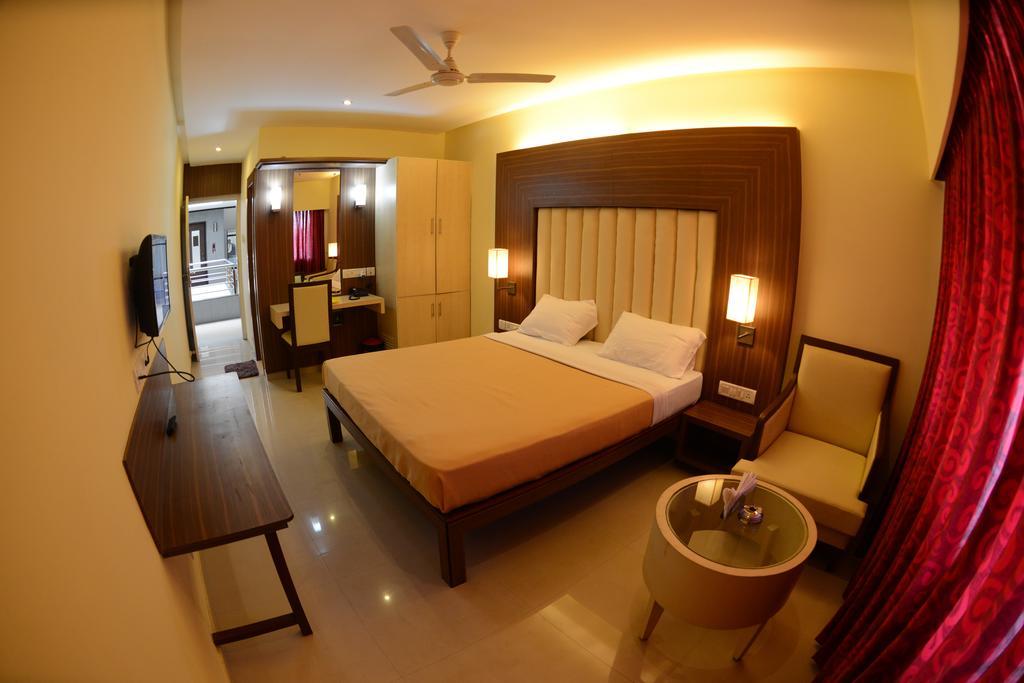 Hotel Ayush International Mangalore Bilik gambar