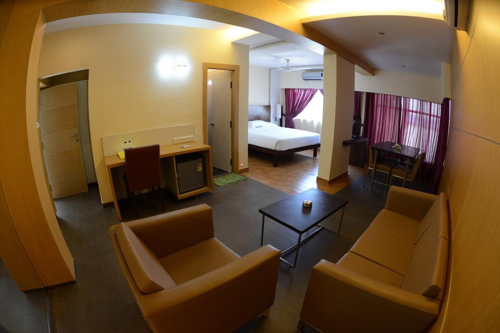 Hotel Ayush International Mangalore Bilik gambar