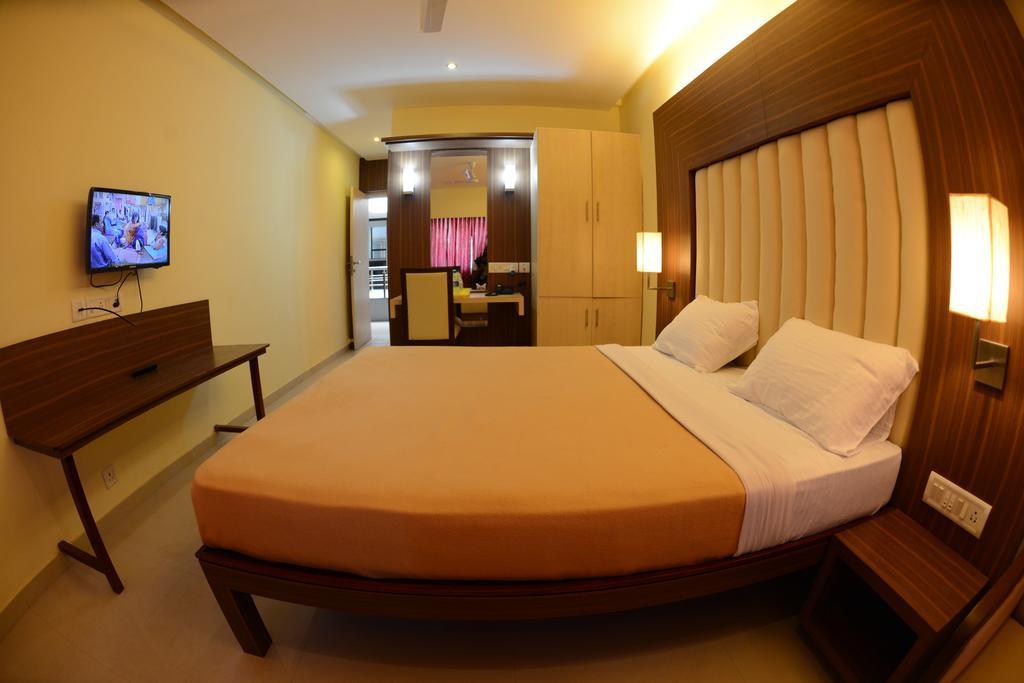Hotel Ayush International Mangalore Bilik gambar